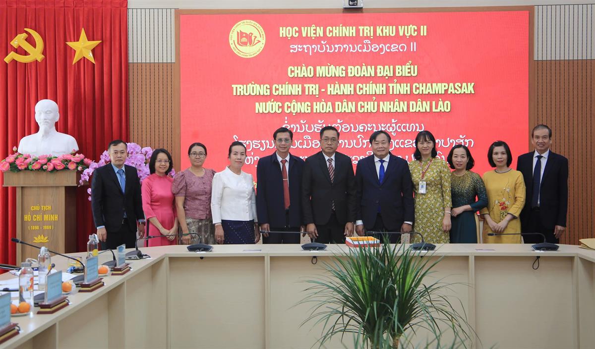 Lãnh đạo Học viện Chính trị khu vực II đón tiếp Đoàn đại biểu  Trường Chính trị - Hành chính tỉnh Champasak nước Cộng hòa dân chủ nhân dân Lào