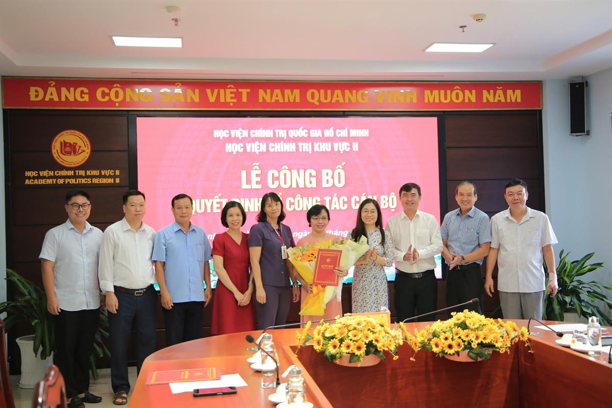 Lễ công bố quyết định về công tác cán bộ bổ nhiệm lại Phó Trưởng Ban Quản lý đào tạo, bồi dưỡng đối với ThS. Phạm Thị Ngọc Điệp