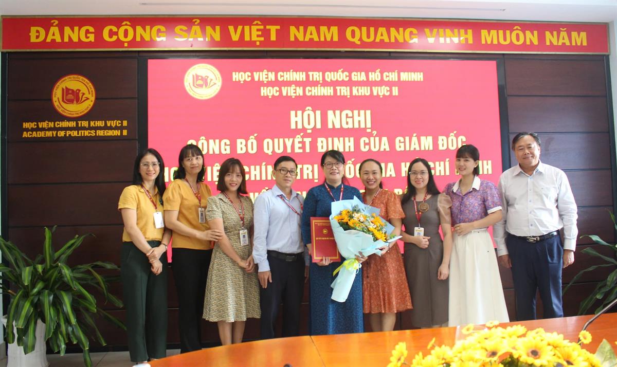 Hội nghị công bố Quyết định về công tác cán bộ (Trưởng, phó khoa)