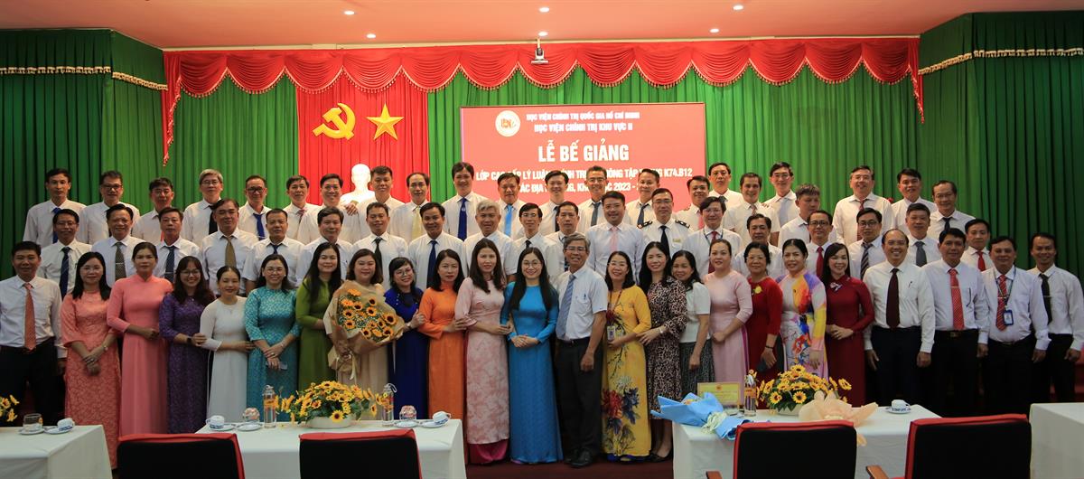 Bế giảng lớp Cao cấp lý luận chính trị hệ không tập trung K74.B12 Các địa phương, khoá học 2023 - 2025
