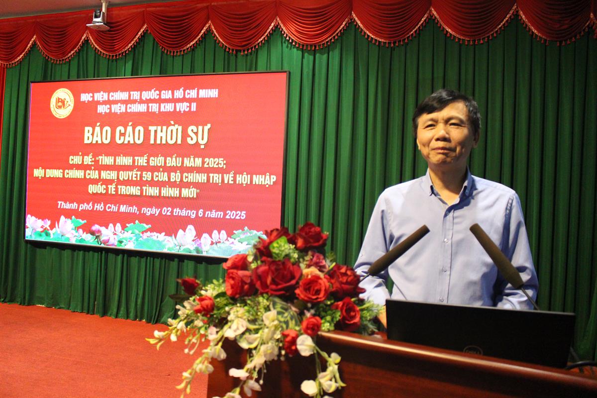 PGS, TS. Đặng Đình Quý - Nguyên Thứ trưởng Bộ Ngoại giao, báo cáo thời sự tháng 6/2025 với chủ đề: “Tình hình thế giới đầu năm 2025; nội dung chính của Nghị quyết 59-NQ/TW về hội nhập quốc tế trong tình hình mới”