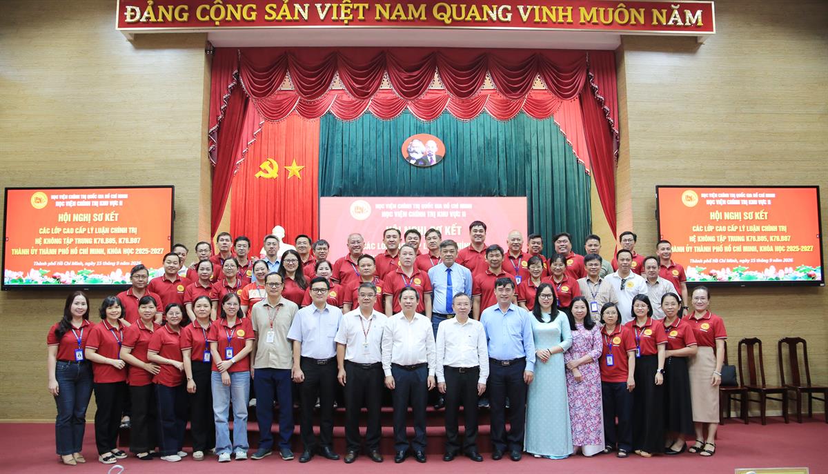 Hội nghị sơ kết các lớp cao cấp lý luận chính trị hệ không tập trung K76.B05 và L76.B07, Thành ủy Thành phố Hồ Chí Minh, khóa học 2025-2027