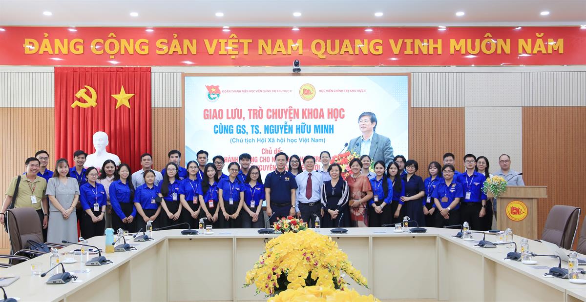 Câu lạc bộ nhà khoa học Trẻ của Học viện Chính trị khu vực II giao lưu, trò chuyện khoa học cùng GS. TS. Nguyễn Hữu Minh