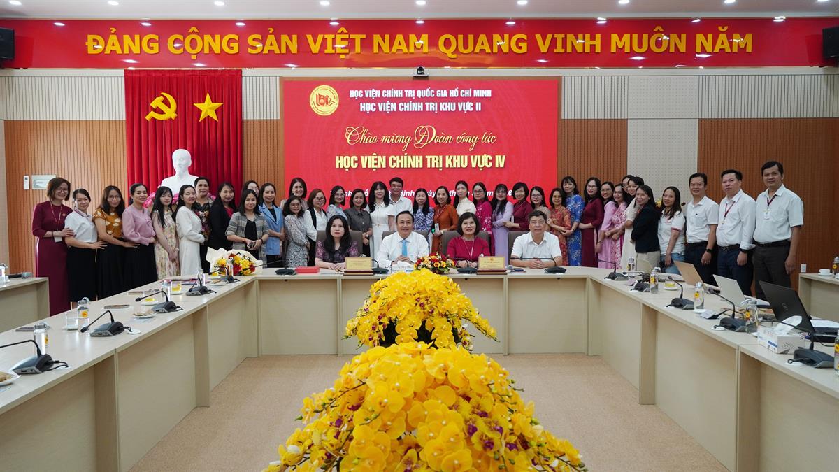 Đón tiếp Đoàn công tác Học viện Chính trị khu vực IV và tổ chức tọa đàm khoa học: 