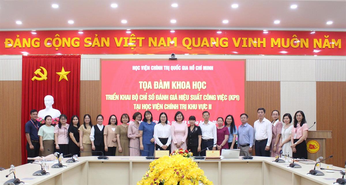 Tọa đàm khoa học cấp cơ sở về triển khai bộ chỉ số đánh giá hiệu suất công việc (KPI) tại Học viện Chính trị khu vực II