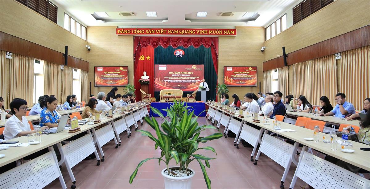 Tọa đàm khoa học “Quản trị môi trường với sự tham gia của người dân trong chính quyền địa phương hai cấp”.